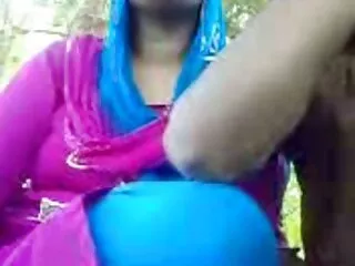 Latina leejti ingyen amator porno a seggét egy turista kakasra
