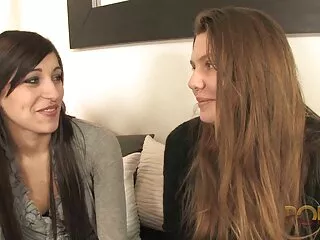 Lovely Riley kap egy forró punci masszázs anya fia ingyen porno