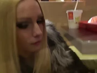 Juicy TS Ariella Shamless ingyen anya fia pornó két faszot vesz a seggében egyszerre